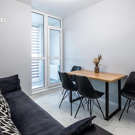 Avalon Time Apartment Lviv Exterior foto