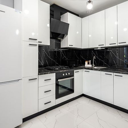 Avalon Time Apartment Lviv Exterior foto